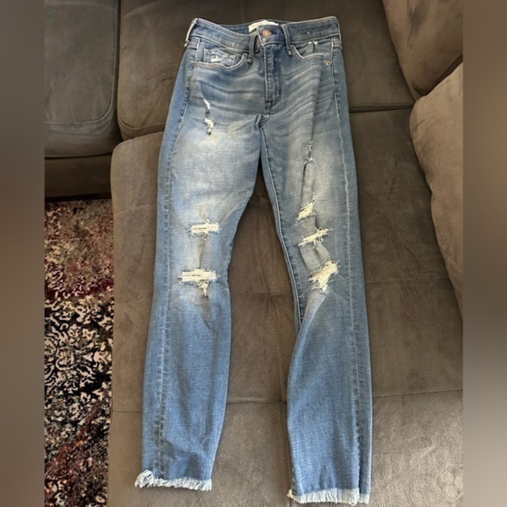NWOT Abercrombie & Fitch Jeans with Rips Super Skinny Mid Rise